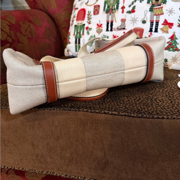 Chloe Medium Woody Tote Bag - Picture 7 of 10